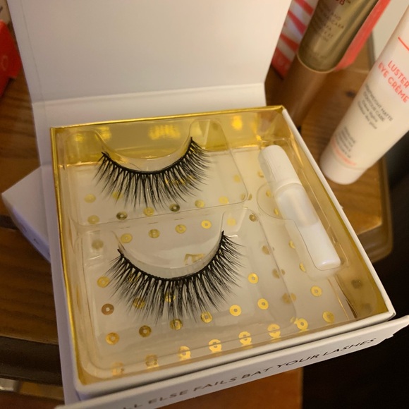 MAKEUP AND SKINCARE BUNDLE OF 35 NEW ITEMS NAME BRANDS - Picture 4 of 10